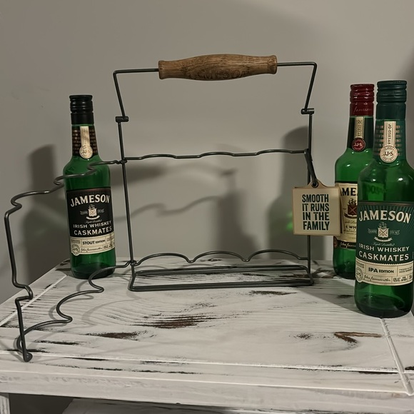 SOLD!! Empty Jameson Triology Gift Pack Triple Sampler & Decorative Carry Holder - Picture 12 of 15